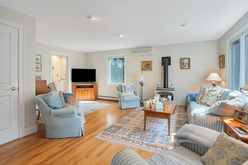 23 Thaxter Lane Edgartown MA 02539