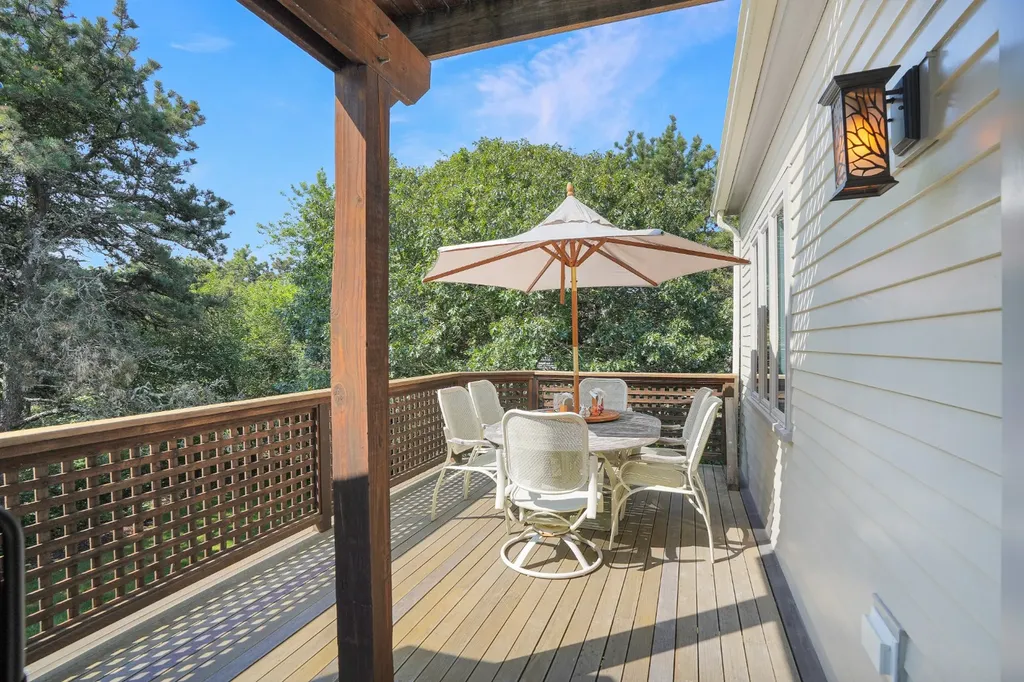 23 Thaxter Lane Edgartown MA 02539