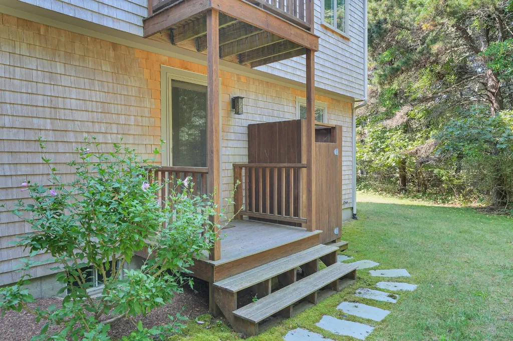 23 Thaxter Lane Edgartown MA 02539