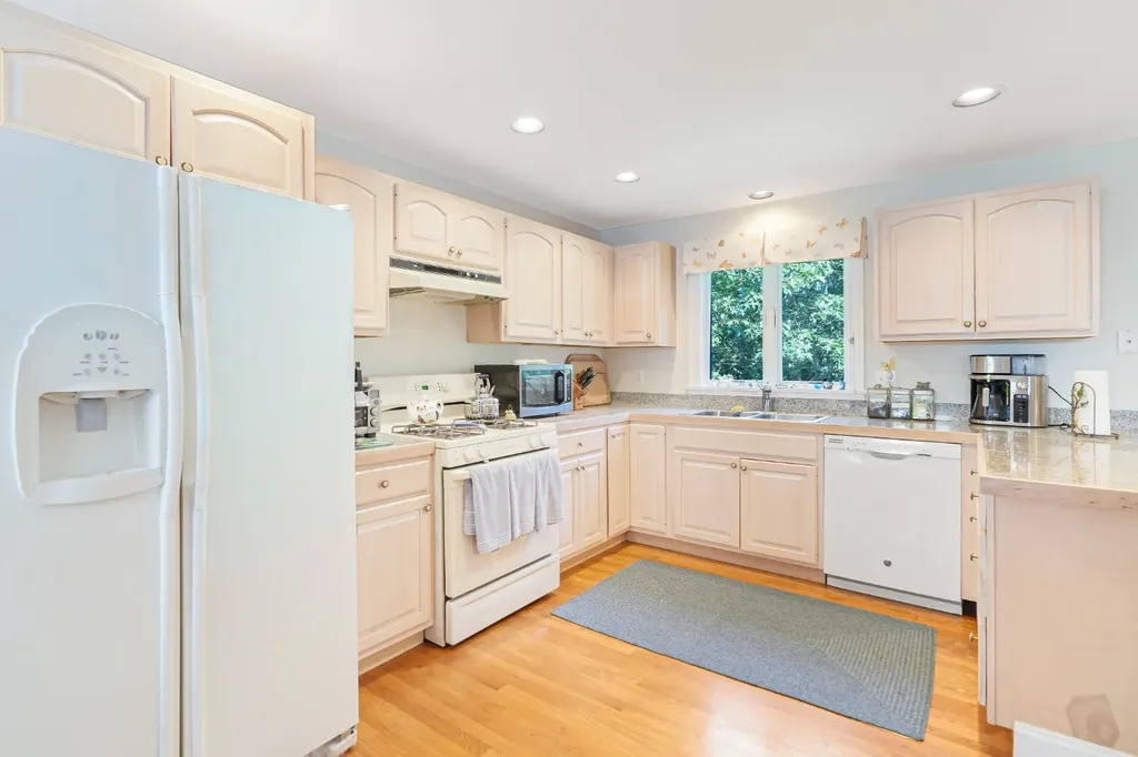 23 Thaxter Lane Edgartown MA 02539