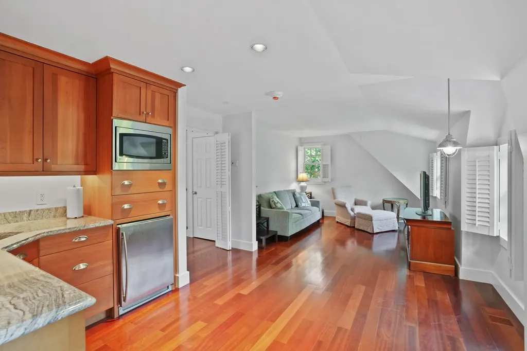 6 Janes Cove Road Edgartown MA 02539