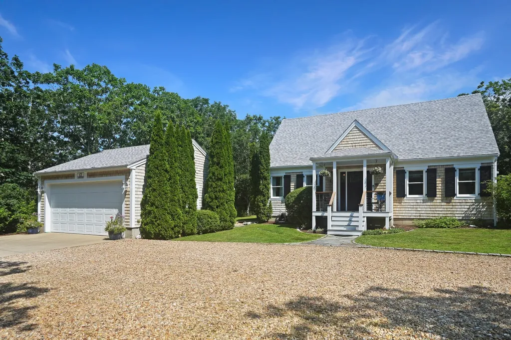 63 Saddle Club Road Edgartown MA 02539