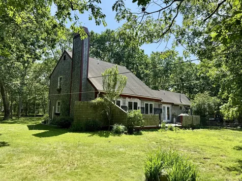 44 Iron Hill Road Oak Bluffs MA 02557