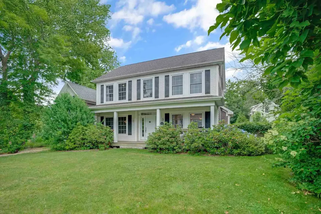 128 Spring Street Vineyard Haven MA 02568