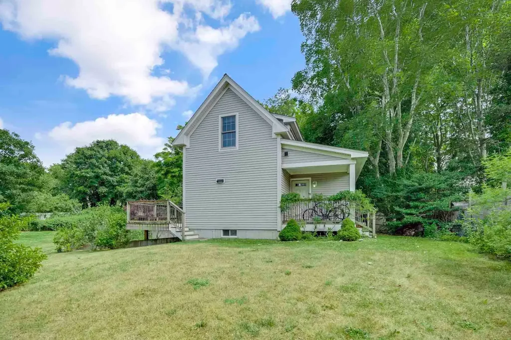 136 Spring Street Vineyard Haven MA 02568