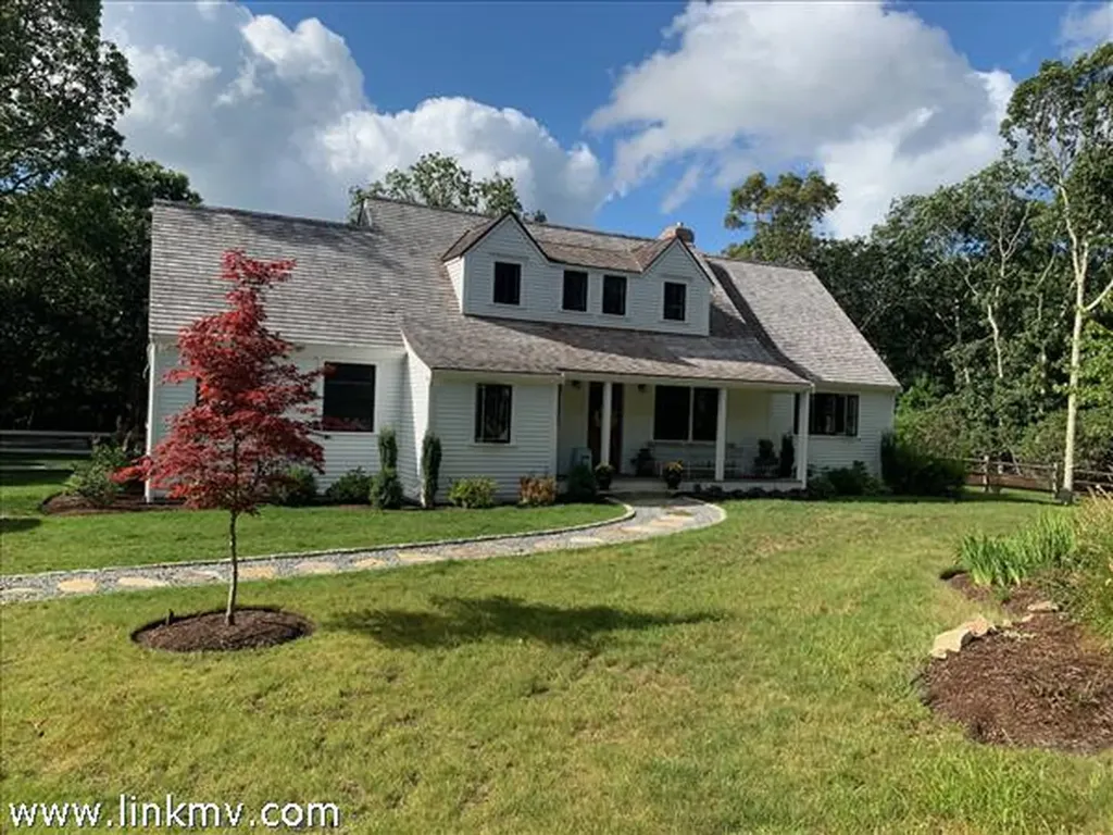 27 Clambelly Road Chilmark MA 02535
