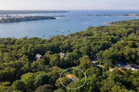 170 Barnes Road Oak Bluffs MA 02557