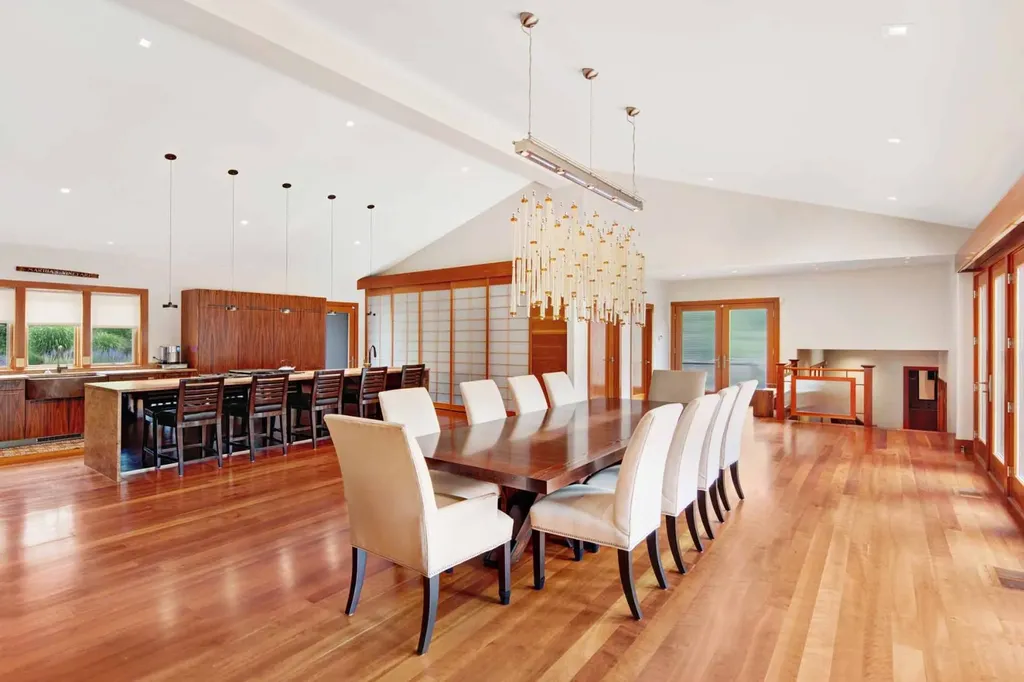 400 Barnes Road Oak Bluffs MA 02557