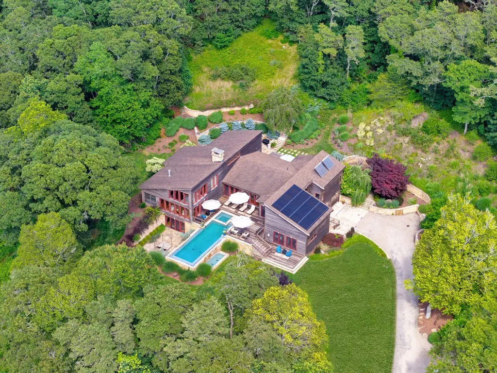 400 Barnes Road Oak Bluffs MA 02557