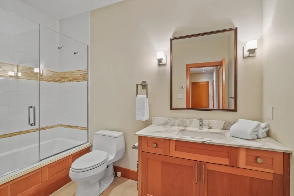 400 Barnes Road Oak Bluffs MA 02557