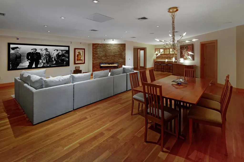 400 Barnes Road Oak Bluffs MA 02557