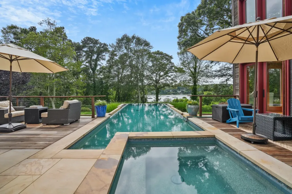 400 Barnes Road Oak Bluffs MA 02557