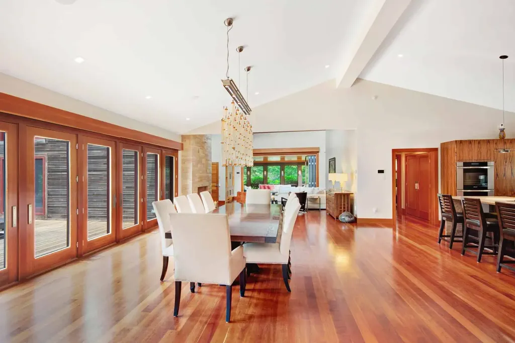 400 Barnes Road Oak Bluffs MA 02557