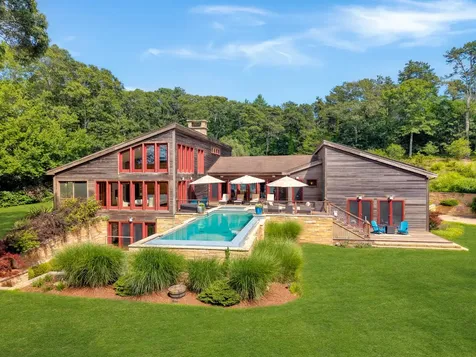 400 Barnes Road Oak Bluffs MA 02557