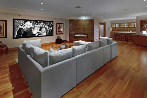 400 Barnes Road Oak Bluffs MA 02557