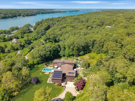 400 Barnes Road Oak Bluffs MA 02557