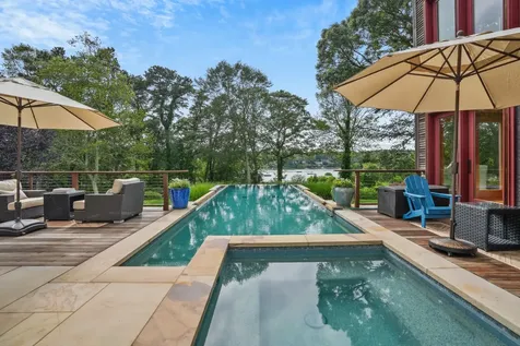 400 Barnes Road Oak Bluffs MA 02557