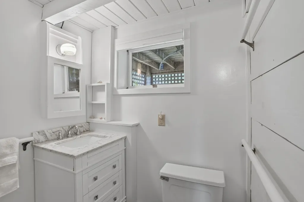 28 Black Point Road Chilmark MA 02535