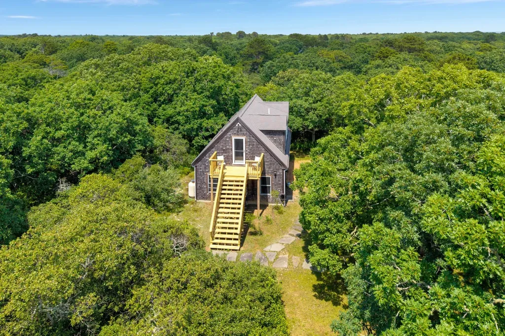 28 Black Point Road Chilmark MA 02535