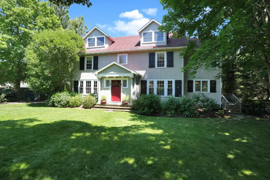 139 Main Street Vineyard Haven MA 02568