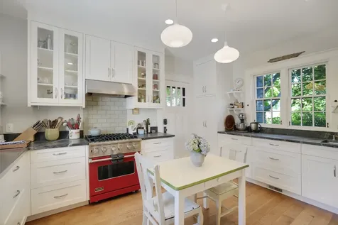 139 Main Street Vineyard Haven MA 02568