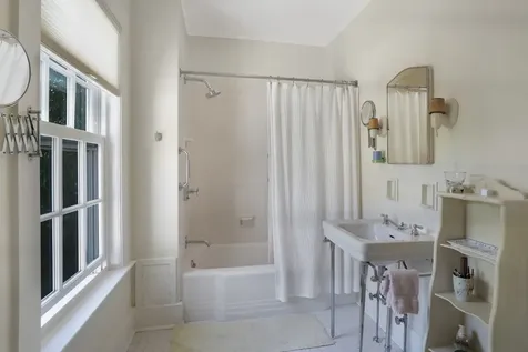 139 Main Street Vineyard Haven MA 02568