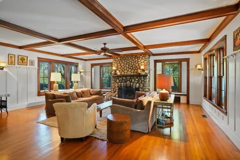 139 Main Street Vineyard Haven MA 02568