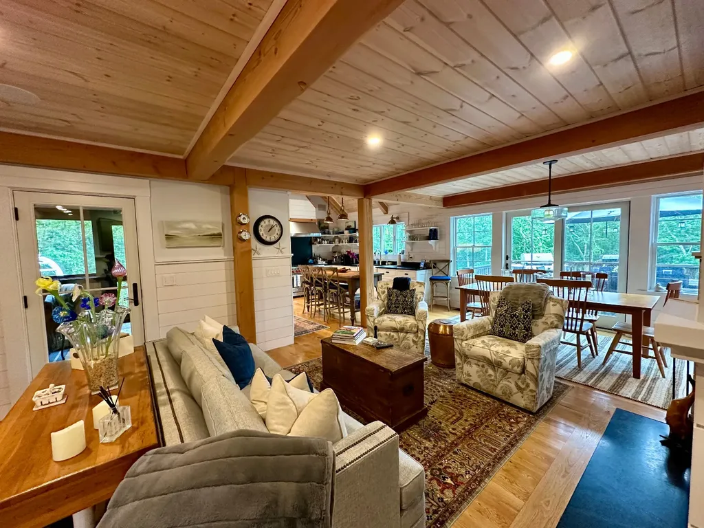96 Hammett Lane Chilmark MA 02535