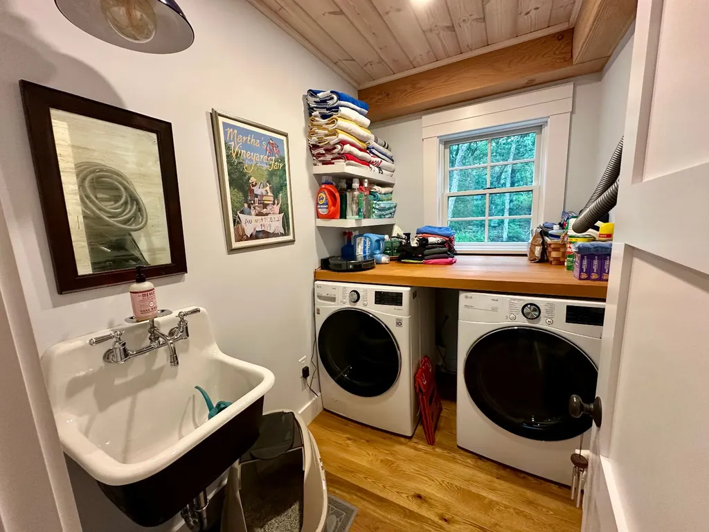 96 Hammett Lane Chilmark MA 02535