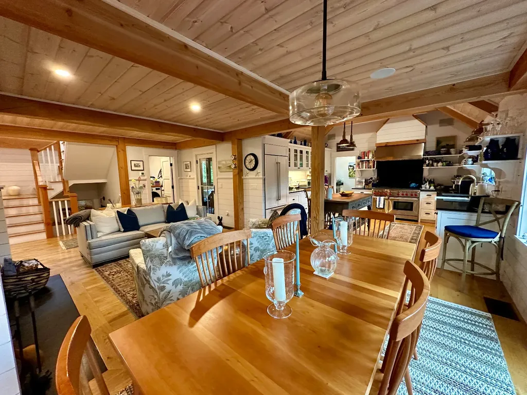 96 Hammett Lane Chilmark MA 02535