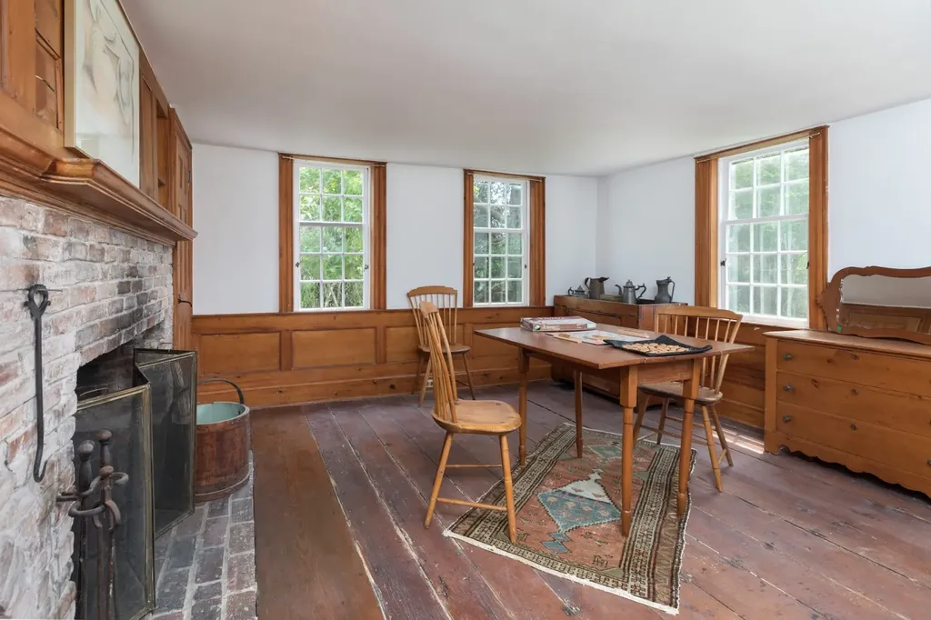 40 Scotchmans Lane West Tisbury MA 02575