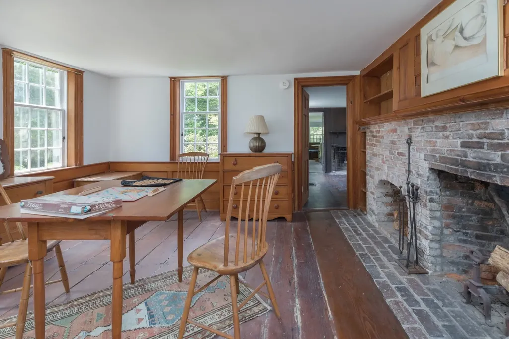 40 Scotchmans Lane West Tisbury MA 02575