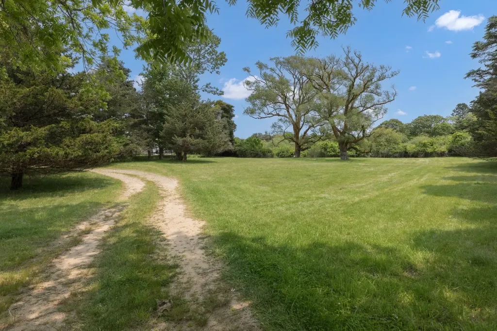 40 Scotchmans Lane West Tisbury MA 02575