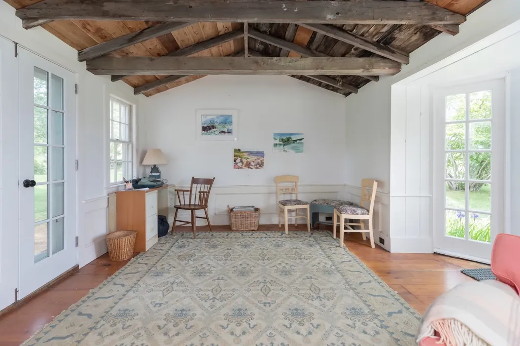 40 Scotchmans Lane West Tisbury MA 02575