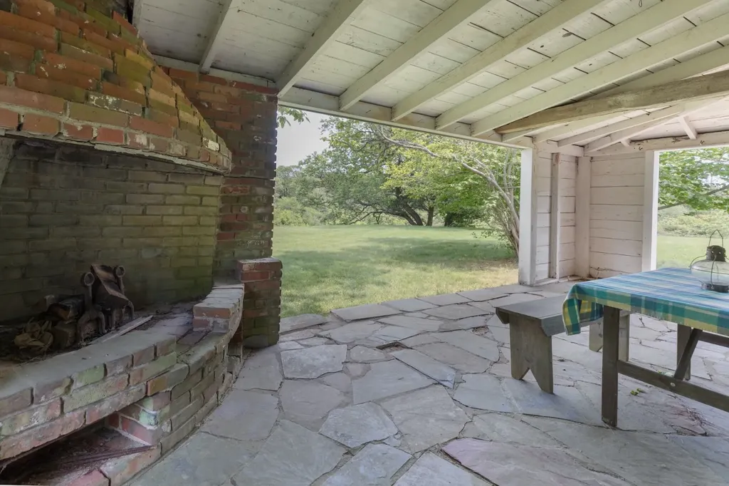 40 Scotchmans Lane West Tisbury MA 02575