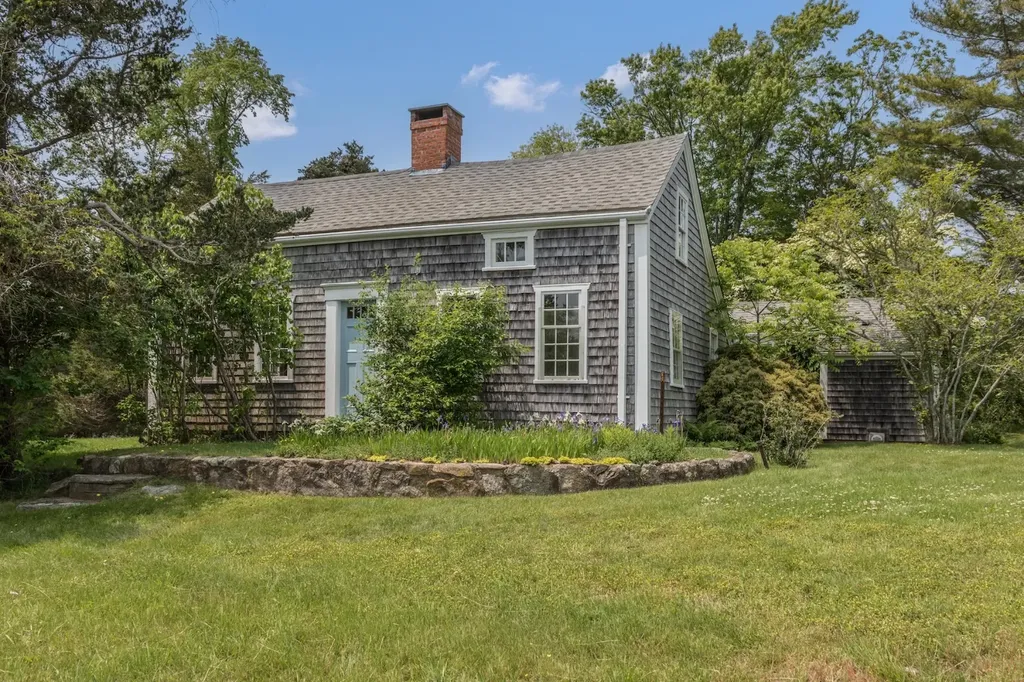 40 Scotchmans Lane West Tisbury MA 02575