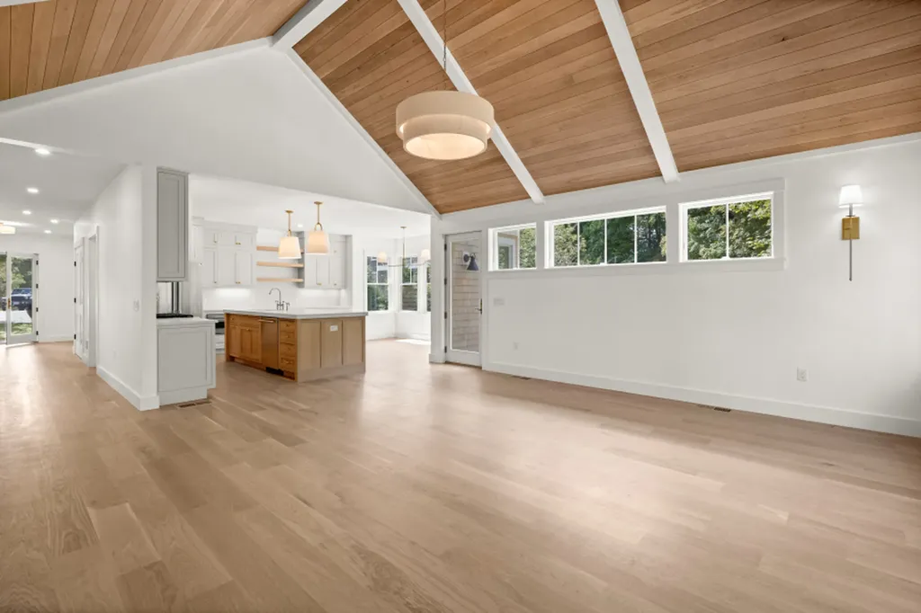 34 Davis Street Vineyard Haven MA 02568