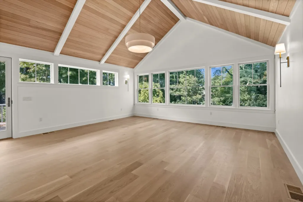 34 Davis Street Vineyard Haven MA 02568