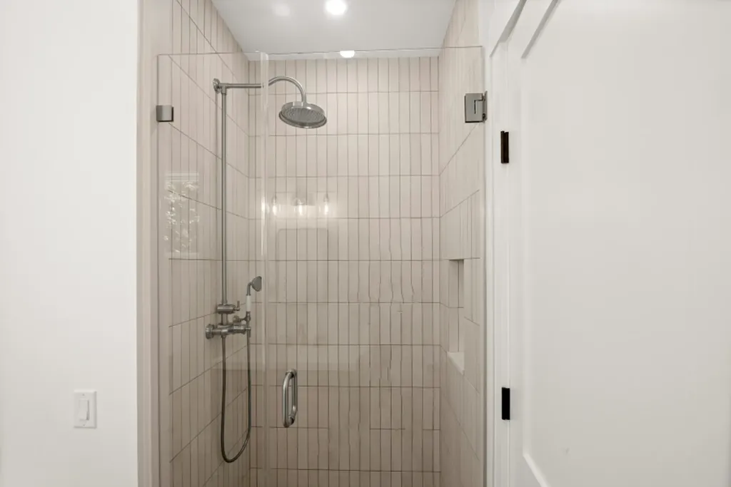 34 Davis Street Vineyard Haven MA 02568