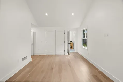 34 Davis Street Vineyard Haven MA 02568