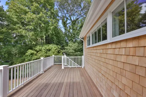34 Davis Street Vineyard Haven MA 02568