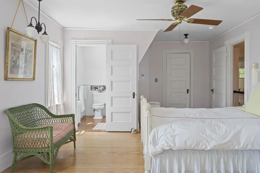 33 Goethals Way Vineyard Haven MA 02568