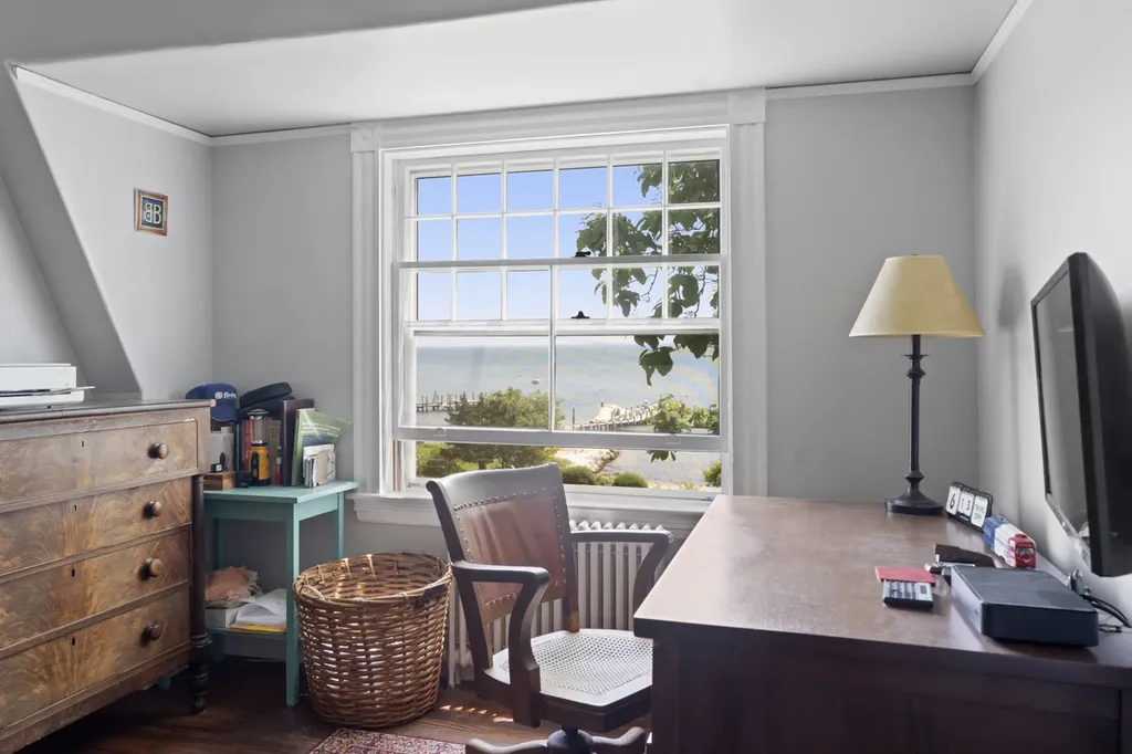 33 Goethals Way Vineyard Haven MA 02568