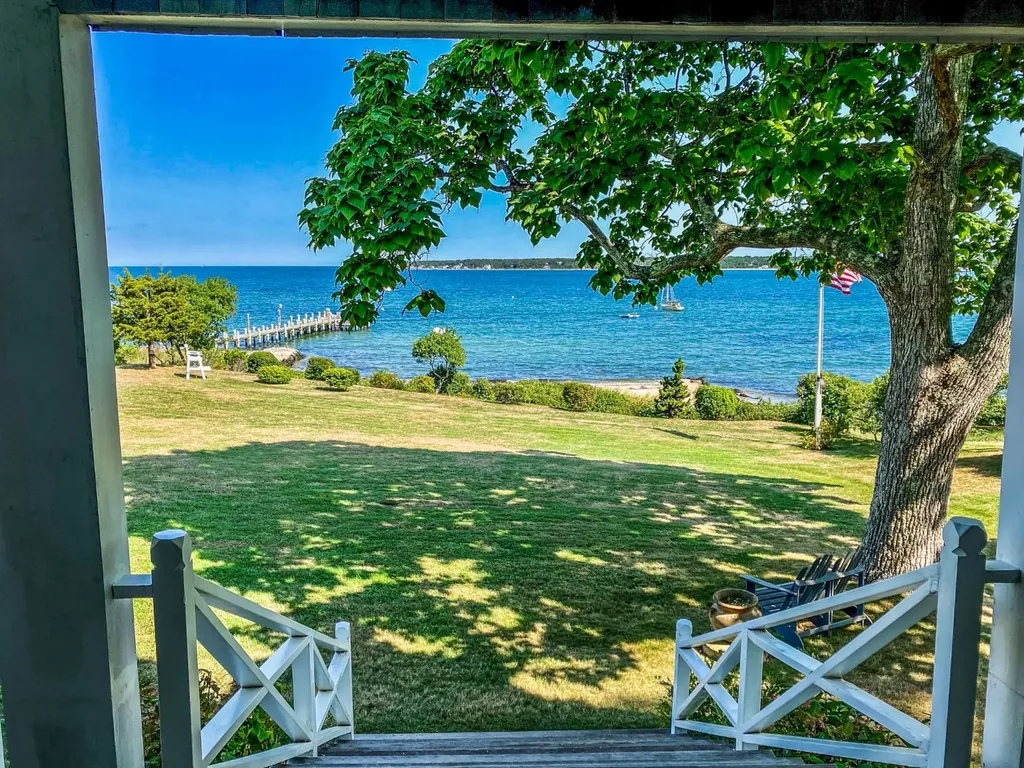 33 Goethals Way Vineyard Haven MA 02568