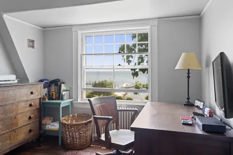 33 Goethals Way Vineyard Haven MA 02568