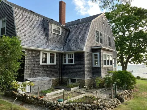 33 Goethals Way Vineyard Haven MA 02568