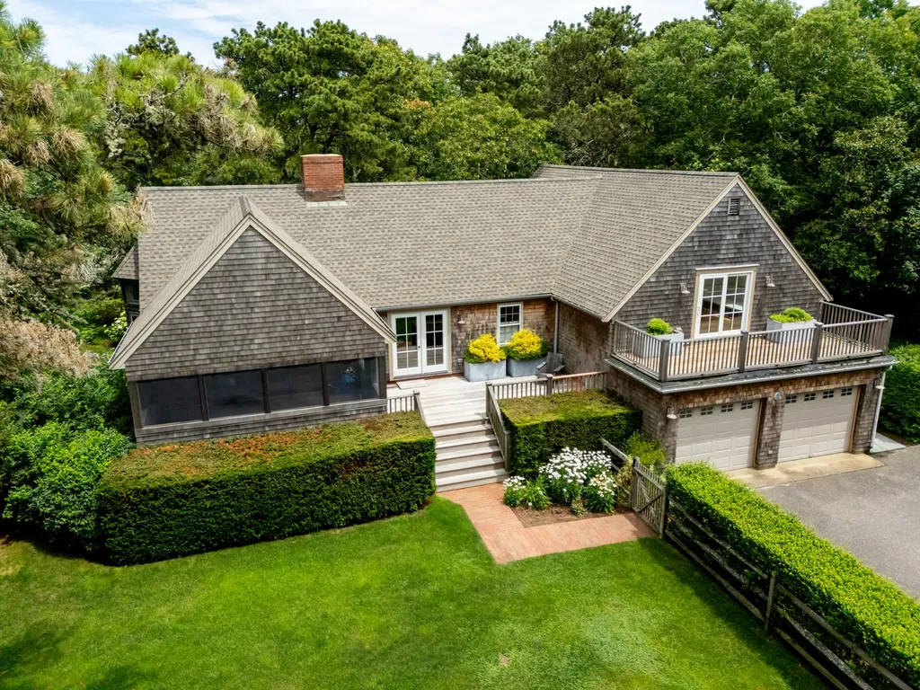 28 Marthas Road Edgartown MA 02539