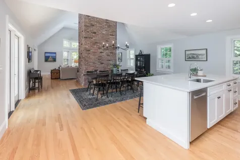 28 Marthas Road Edgartown MA 02539