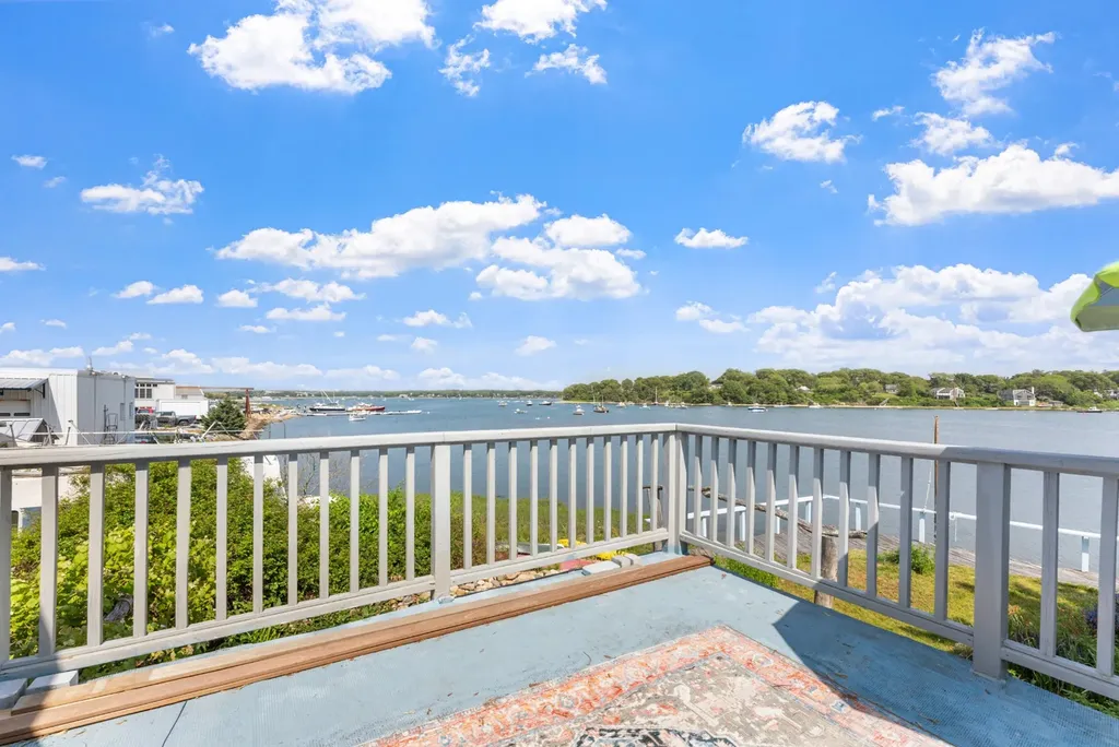 129 Beach Road Vineyard Haven MA 02568