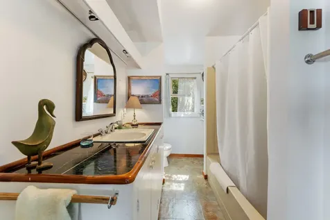 129 Beach Road Vineyard Haven MA 02568